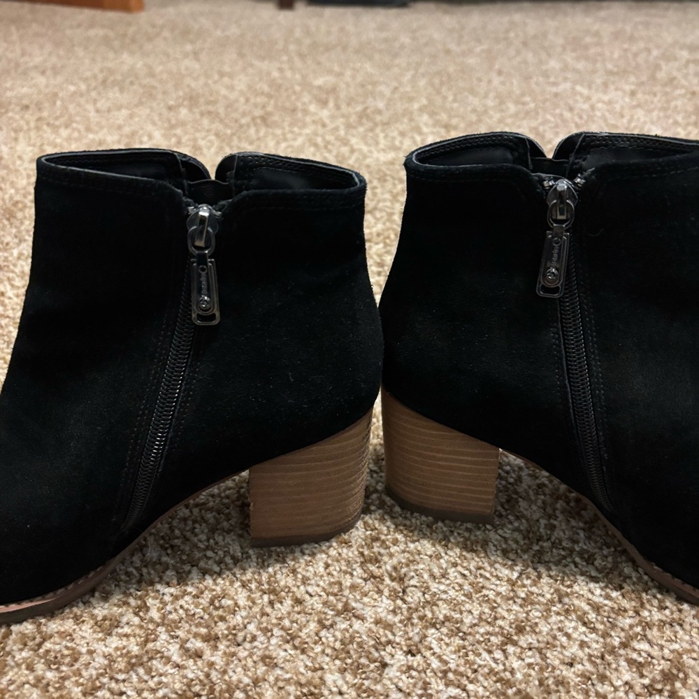 Blondo || Nina Braided Block Heel Black Suede Ankle Boots Size 8.5 - Picture 4 of 9